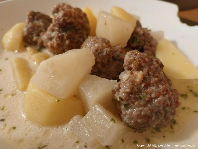 Kohlrabieintopf mit Hackbällchen und Kartoffeln