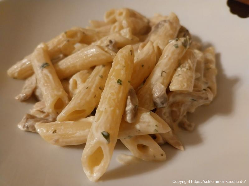 Nudeln in Champingnon-Käsesauce