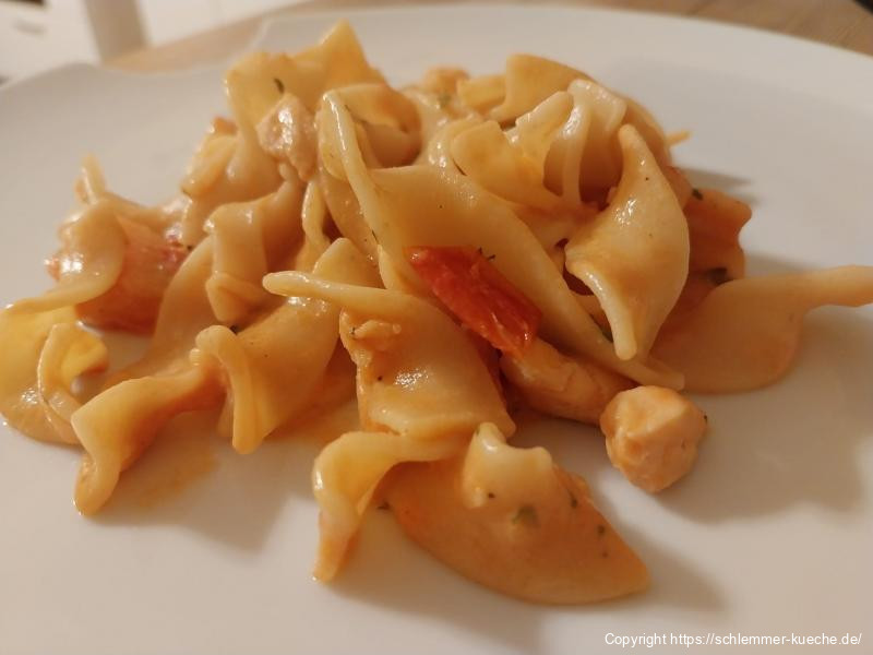 Tagliatelle al Salmone