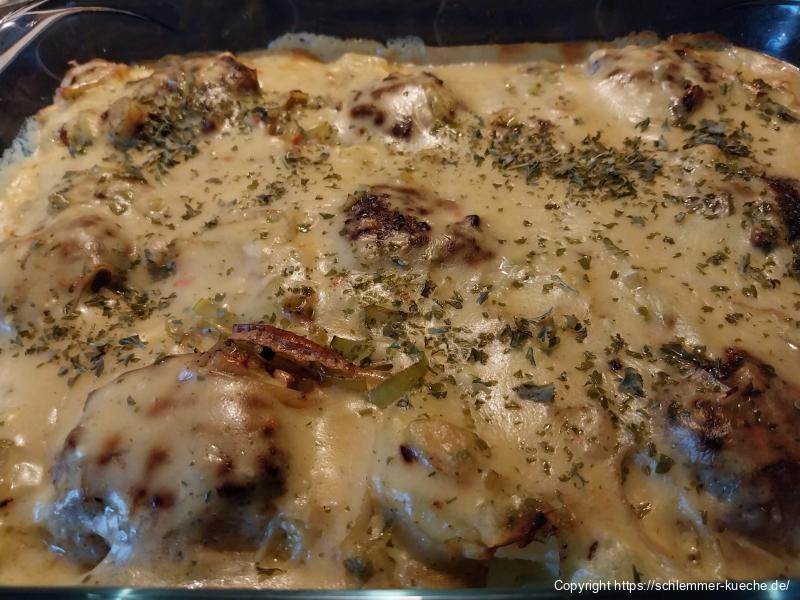 Kartoffelauflauf mit Frikadellen und Obatzda