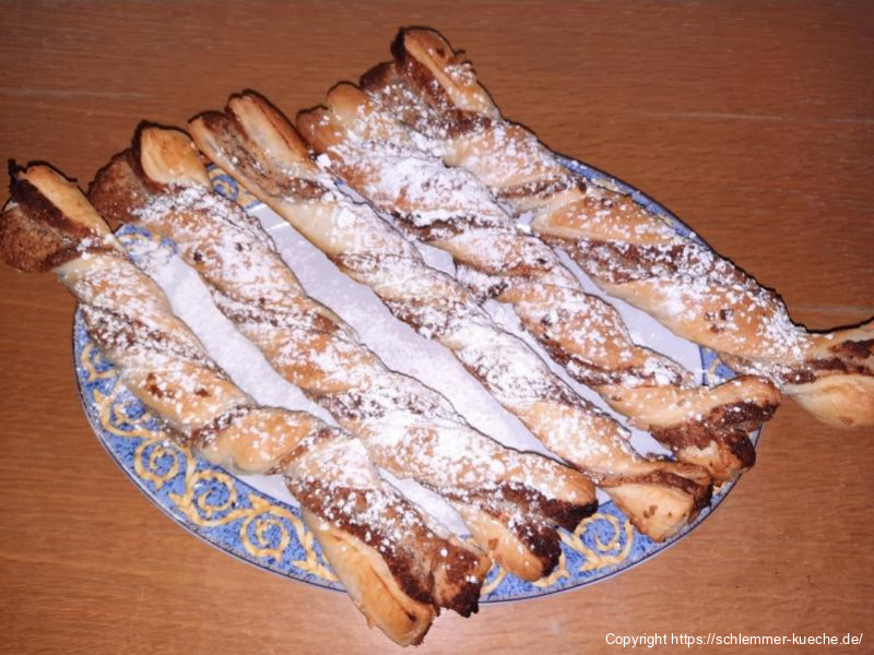 Nussstangen aus Blätterteig