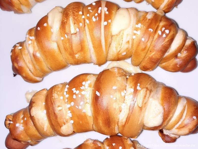 Gefülltes Laugengebäck