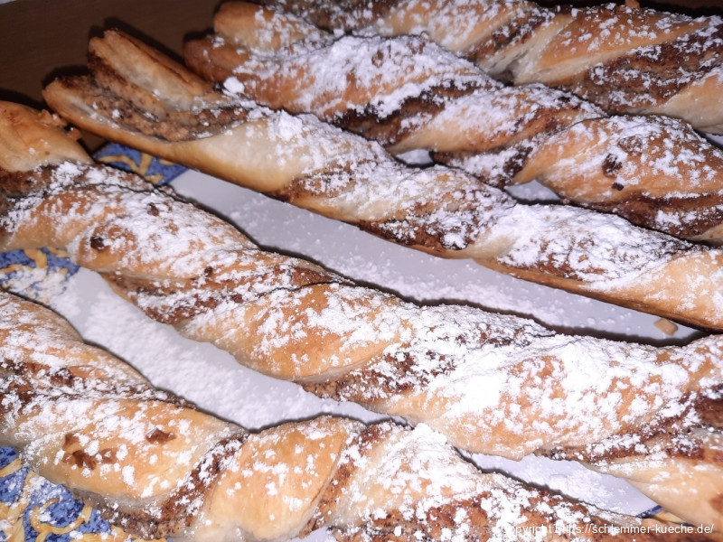 Nussstangen aus Blätterteig