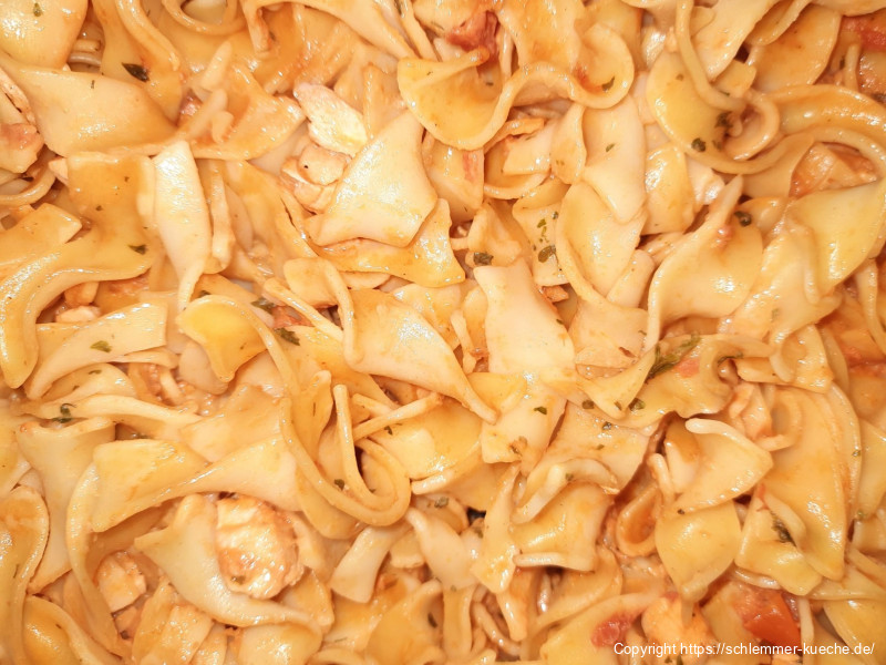 Tagliatelle al Salmone